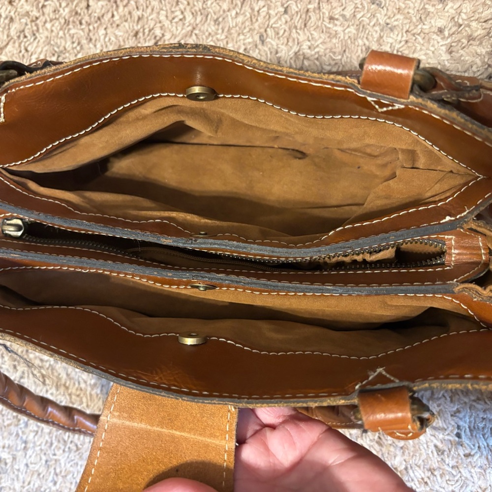 Women’s Leather Shoulder Bag in Cognac Brown - Picture 4 of 6